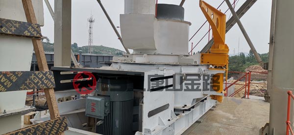錘破、對輥破、立軸沖擊破三種制砂設備優(yōu)劣對比